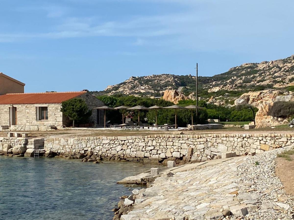Appartamento Il Caracolo A Cala Francese 马达莱纳 外观 照片