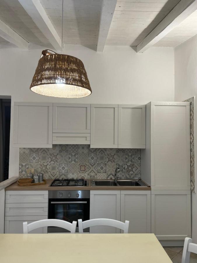 Appartamento Il Caracolo A Cala Francese 马达莱纳 外观 照片