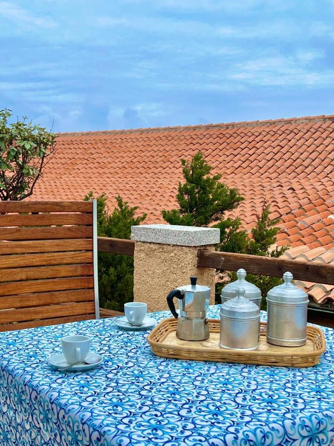 Appartamento Il Caracolo A Cala Francese 马达莱纳 外观 照片